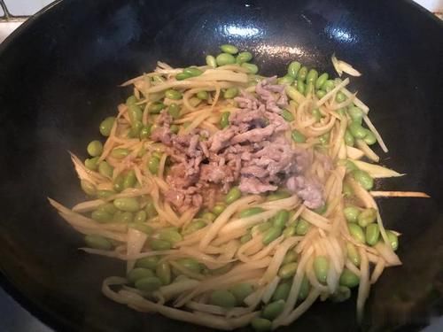 炒前|这道家常小菜,荤素搭配、营养美味,炒前多加这一步,吃得更健康