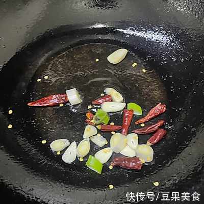 菠菜|今晚花10分钟做好菠菜炒豆饼，明天便当就吃它