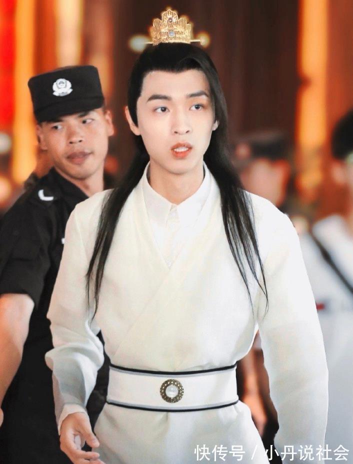 節目|《萌探探探案》播出后,又一推理類綜藝開錄關曉彤是唯一的女MC