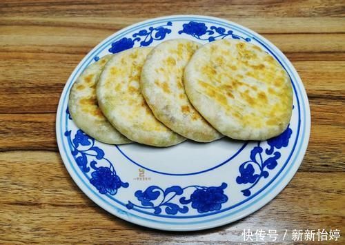 无论烙什么饼，和面时多加一种料，烙出的饼酥脆松软，凉了也不硬