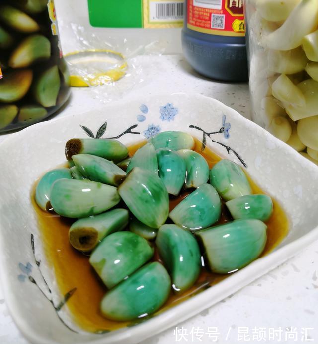 腌制|腌腊八蒜,别直接加醋泡!牢记4点,1天变绿,酸香脆爽,超简单