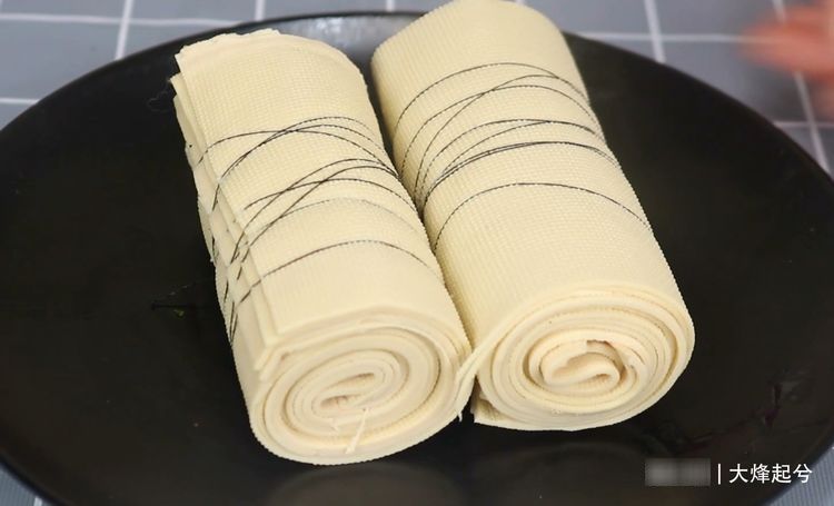 豆腐皮的做法绝了,出锅流口水了,简单又便宜,家里来客人必备