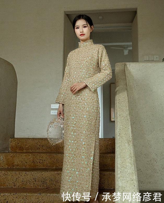 “不招摇”的旗袍穿出来,到底有多美?温婉减龄,更适合少女穿