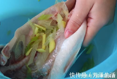 鱼肉|清蒸鲈鱼,加盐和料酒都不对!牢记这3点,鱼肉鲜嫩不柴不腥