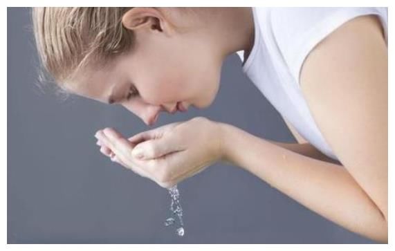 原来我们真的不会洗脸！难怪皮肤差，这3个“误区”要注意