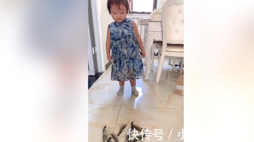 爸爸妈妈|萌娃调皮起来,大人是无法预料的,动不动就给你来个惊喜!