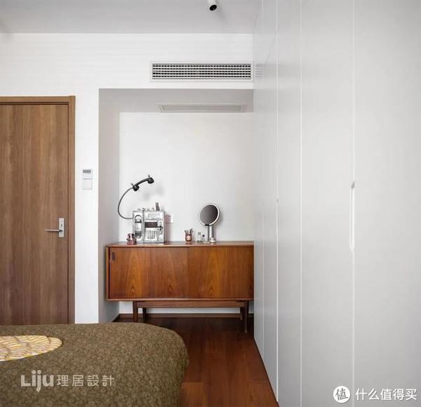 楼房|二手一楼房庭院惨遭荒废,原房东看到改造效果:早知道再加30万也不卖