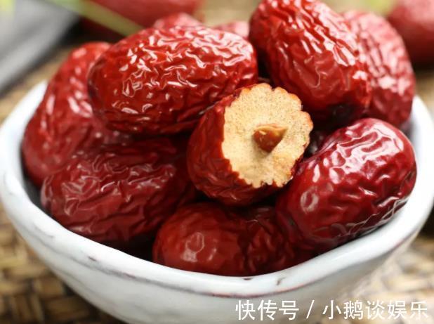 红枣|男人40岁后,手里不缺钱,要记得多喝“它”,腰不酸,腿也有劲