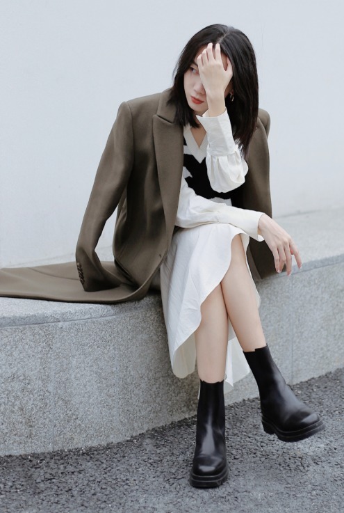 棕色|腿不够长又怎样?穿上这4双鞋子就够了,让你拥有好身材和大长腿