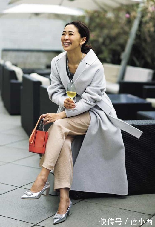 半身裙 新年穿外套有讲究,牢记“穿长不穿短”,学会了助你拥有强大气场