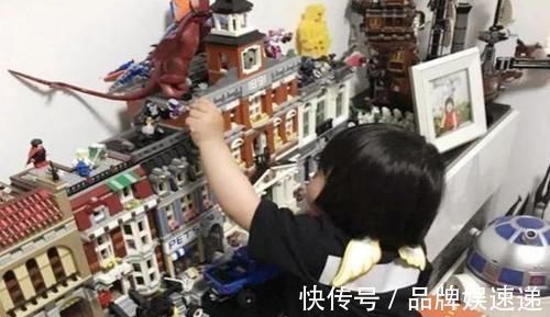 妈妈带9岁儿子参加同学聚会，回家后想看合照，发现已被踢出群聊