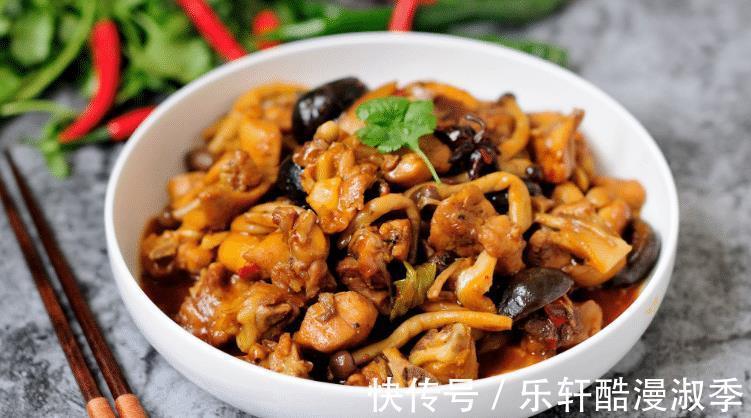 炒鸡怎么做最好吃教您一招,鸡肉滑嫩不腥,味道香浓很下饭