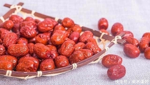 大肚腩|枸杞与“它”配搭,连续喝一周,排出湿毒,连大肚腩也消失了