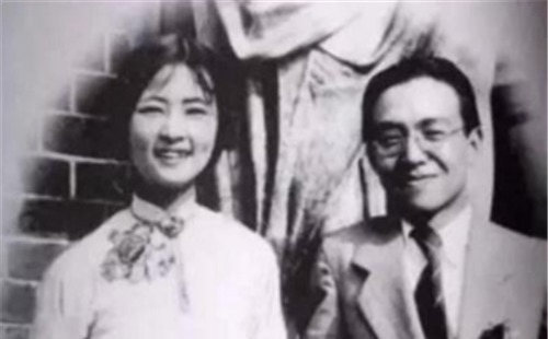 梁思成再婚当天,他手提一壶老酒,在林徽因墓前,大雨中守她一夜