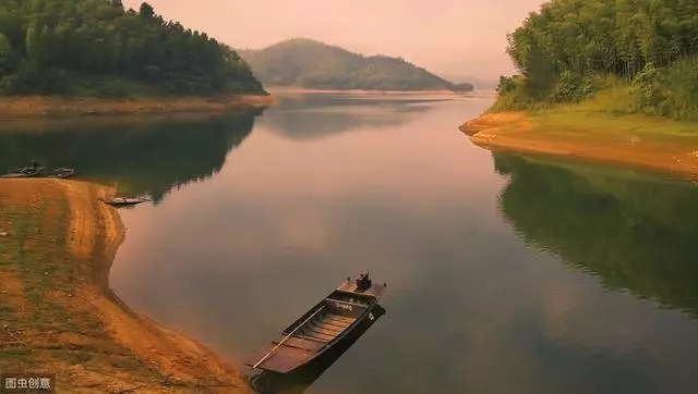 秋钓近岸多获鱼的4个小技巧，有时钓近渔获反而不一定差