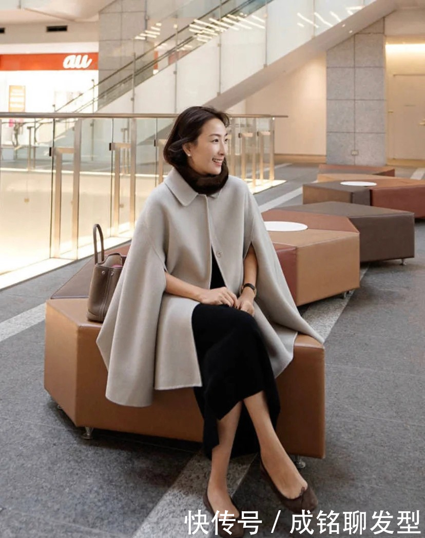 这位50岁的韩国“大妈”超会穿,精致优雅简约大方,减龄又高级