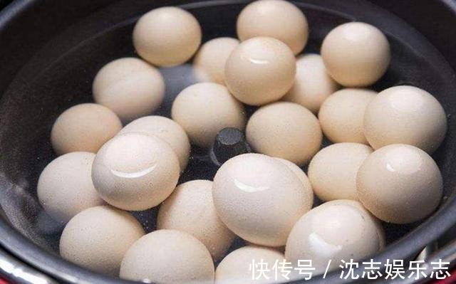 营养师|每天吃一个鸡蛋,就可以补铁吗营养师鸡蛋补铁效率比菠菜还差