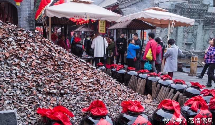 喝完|这个酒坊五块钱一碗酒 喝完随你摔,已经超过四十万人在这里摔碗