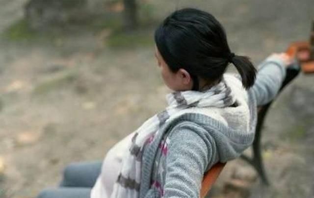 宝宝|20岁妈妈顺产男宝2个月后,常恶心呕吐,检查后医生怒斥其无知