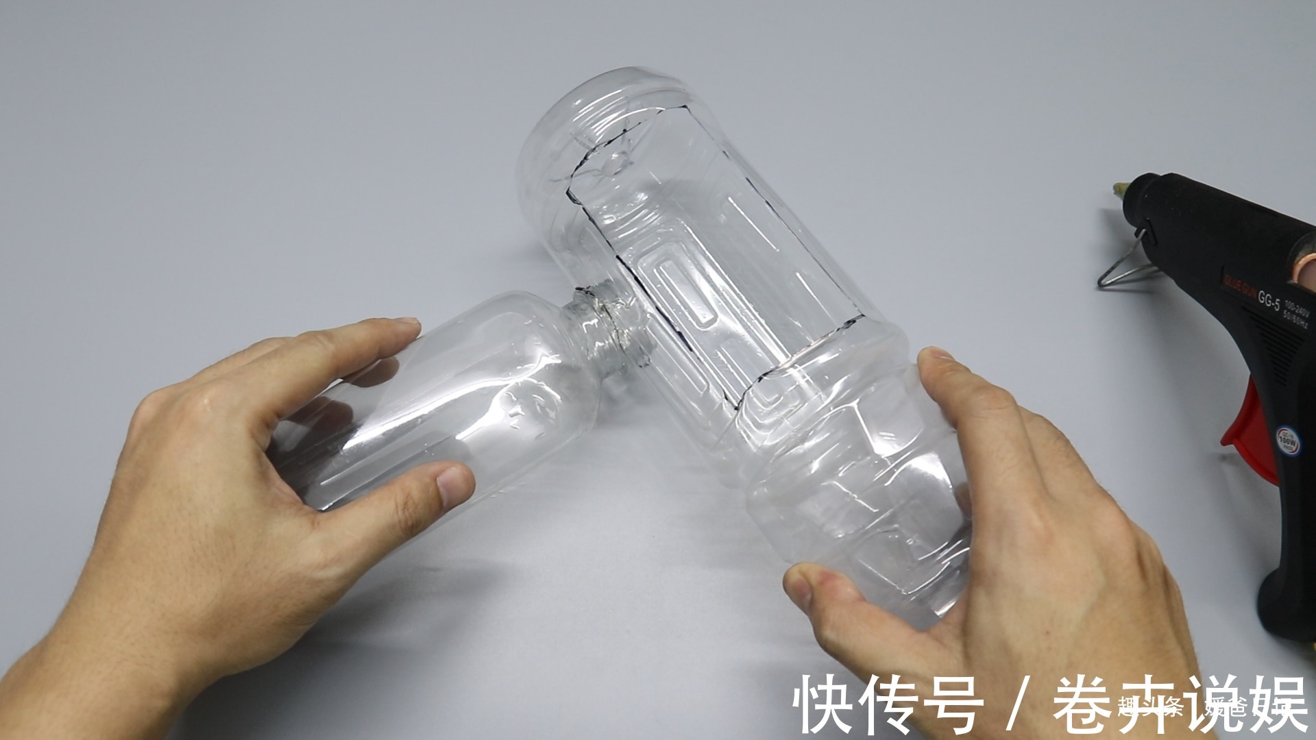 塑料瓶卖了不值钱,可以用来制作鱼缸,锻炼下孩子的动手能力