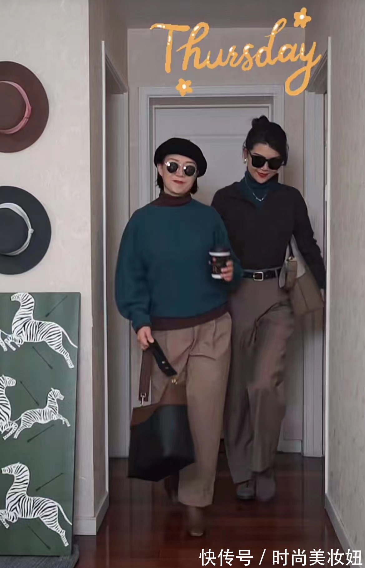 母女 “母女”穿搭不仅只有三木,这对母女也靠穿搭火了,气质高级优雅