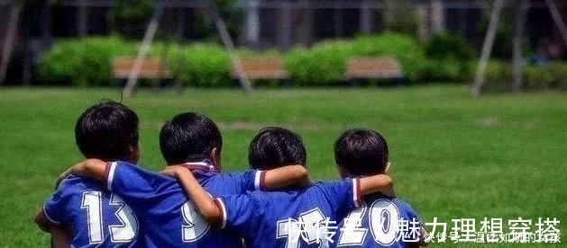 奶奶们|奶奶炫耀把孙子养的白胖,路人看后无奈:赶紧去医院看看吧