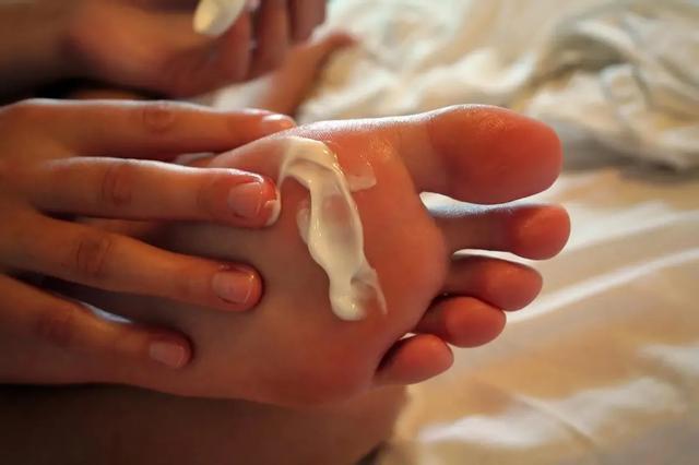 脚部|“大病来前,脚先知”,若是你的脚部有6个表现,或是大病信号