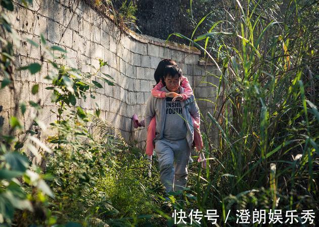 衣服|大叔把仿真娃娃当女儿,花10万买衣服宠着,这是父爱还是变态?