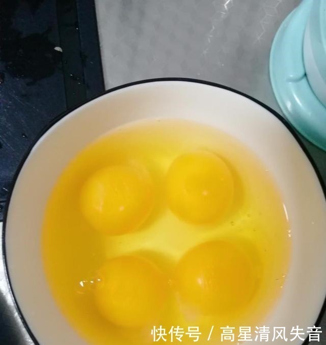 鸡蛋这种做法,全家人都争先恐后地吃,特别好吃,怎么吃也不腻