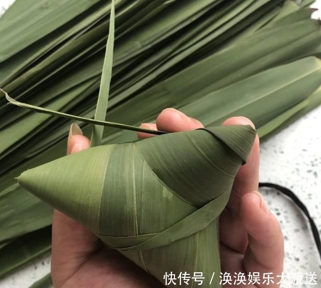 包粽子|煮粽叶,不要只用清水煮!多加2种料,柔软韧性强,不开裂不漏米