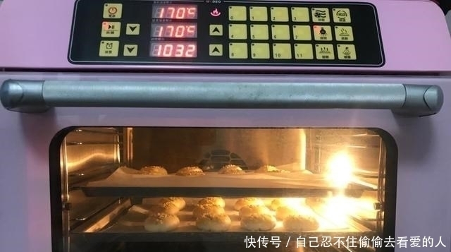 有面粉就能做,不发面,不醒面,层次分明,放3天还酥香掉渣