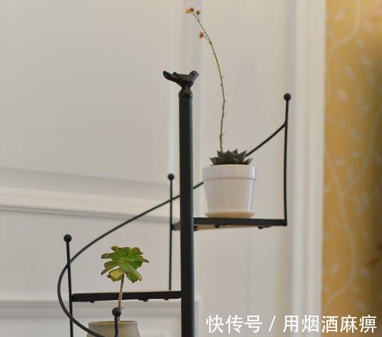 客厅|晒晒我家110平新房，餐厅装修的真心漂亮，阳台小茶厅更赞！