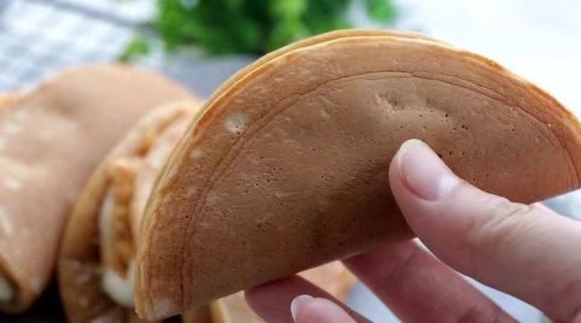 南瓜新做法，不用蒸，不用煮，简单易做，口口香酥，在外面吃不到