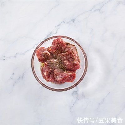 减脂也要吃肉肉（五）|烤牛肉时蔬沙拉 | 强身健体