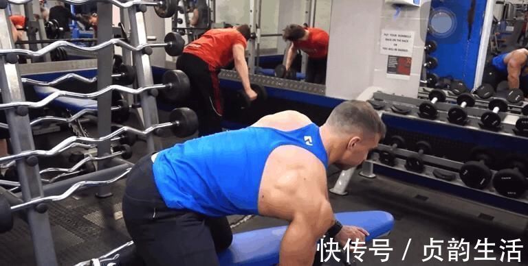 体态|男生健身先练胸肌，不显强壮反倒影响了体态你应该先练这个部位