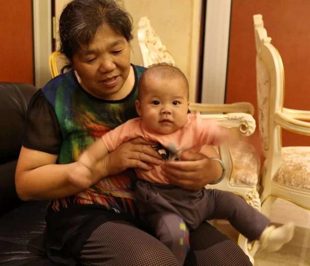 孩子|早晨是消积“黄金段”,爱积食的孩子做好2件事,或有助脾胃健康