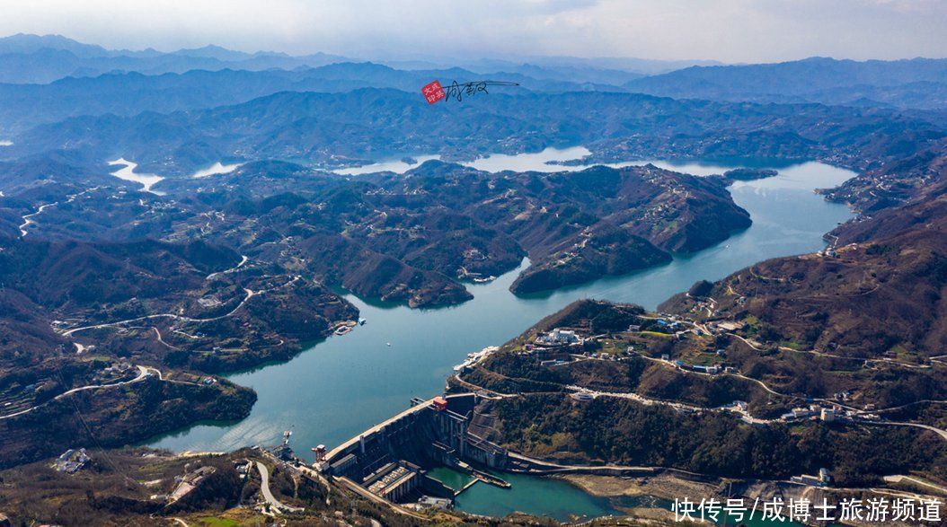 距离安康市区15公里的天柱山，四个优势奠定了旅游名山的地位