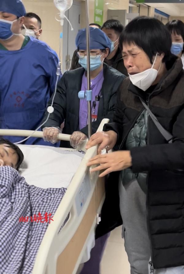 病逝|七旬母亲含泪捐献了病逝儿子的器官