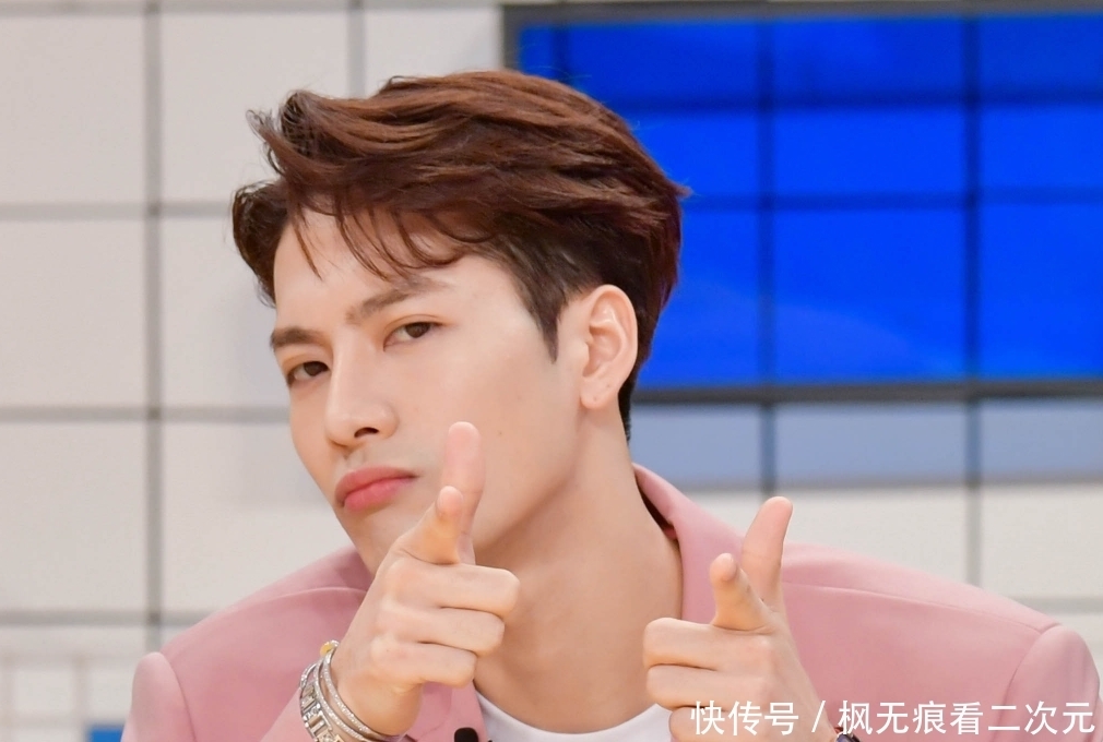 王一博将加盟《密室大逃脱》,与邓伦同台太搞笑,怕黑成未软肋!