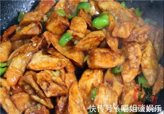 蛋液|农村宴席茄子做法,老厨师不加复杂调料,软糯入味,比吃肉都香