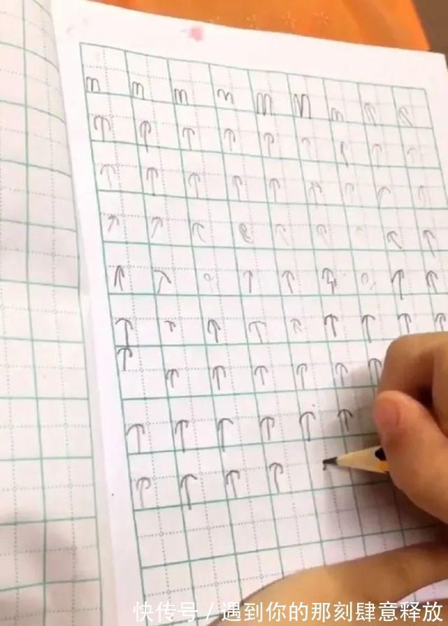 上学#“孩子第一天上学竟然学会了甲骨文…”好家伙，我万万没想到哈哈哈哈