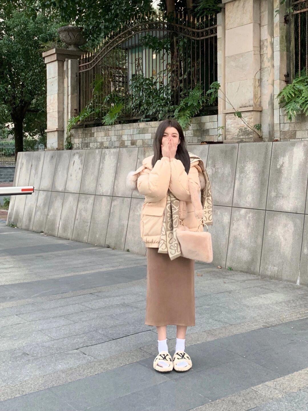 颜色|女人会穿才会更美,达人都喜欢这4款实用羽绒服,值得借鉴