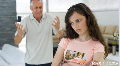 私人空间|16岁男孩洗澡,妈妈执意要看,儿子怒踹玻璃割断脚筋