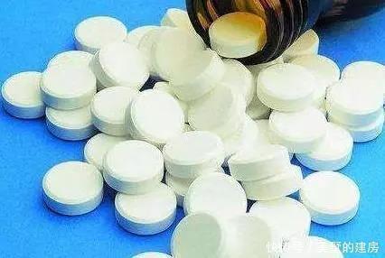 生根|扦插君子兰、蟹爪兰,就用3种“溶液”,白根疯长,不久就成活