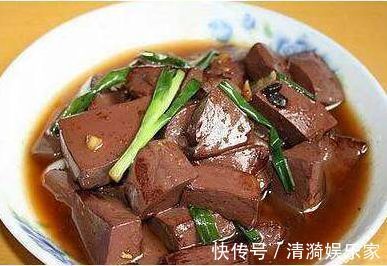 老太|女性不愿老太快，要堅持吃3種食物，排出污血，滋養子宮