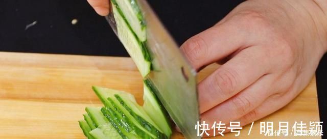 懒人|做凉皮太复杂了,教你一种懒人做法,掌握淀粉水的比例很重重要