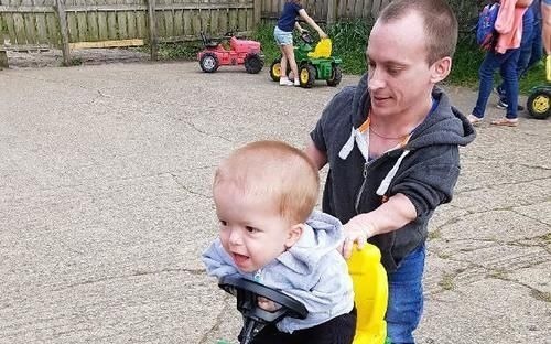 内森|侏儒夫妻生下二宝,这段爱情童话证明:世界没有矮人这一说法