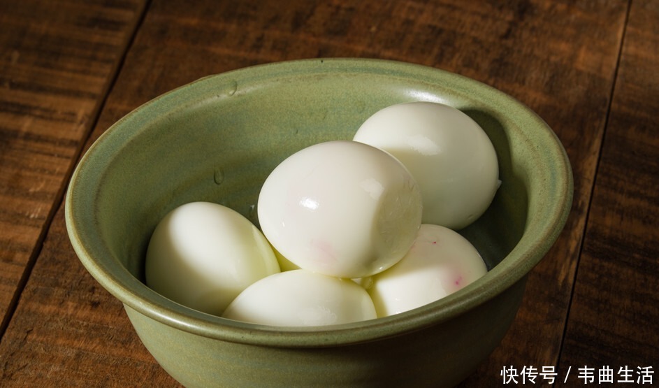 白醋|煮鸡蛋,不能只用清水煮,多加2种东西,鸡蛋又香又嫩,很好剥壳