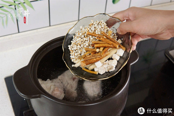 常喝|健康饮食 篇五十二：这食材被称为“广东人参”，煲汤喝祛除湿气，秋季多雨记得常喝