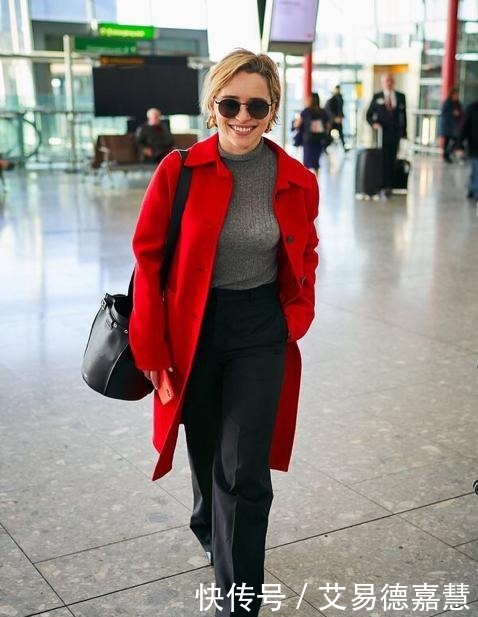 女人|女人过了45岁,买大衣尽量避开这4种廉价色,俗气显老谁穿谁丑